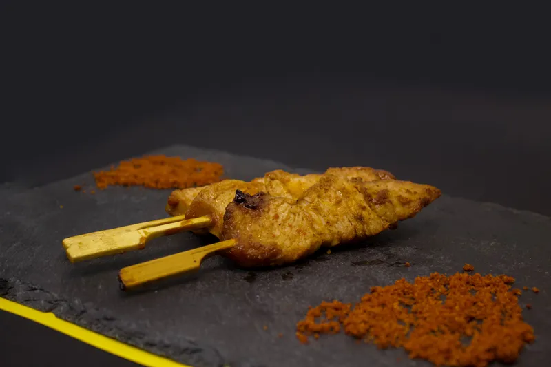 Brochettes de poulet saté